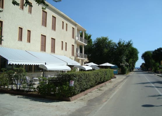 Hotel Sandalyon 1