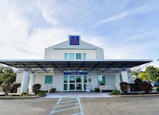 Motel 6 Tewksbury, MA - Boston 1