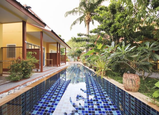 Ban Elephant Blanc Bungalow 1