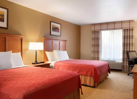 Country Inn & Suites by Radisson, Sycamore, IL 1