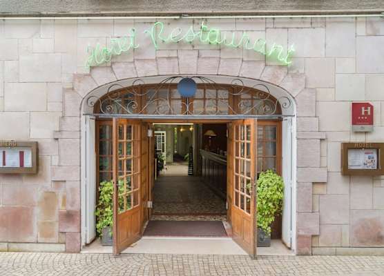 Hostellerie des Trois Pigeons, Paray-le-Monial 1