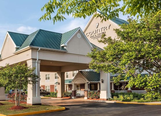 Country Inn & Suites by Radisson, Chester, VA 1