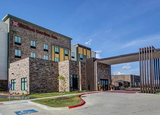 Hilton Garden Inn Topeka 1