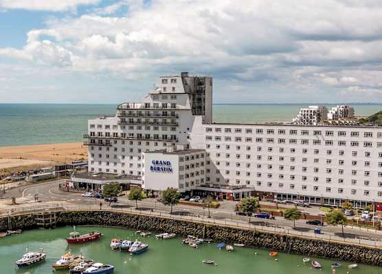 The Grand Burstin Hotel 1