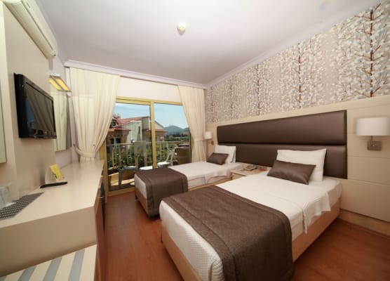 Grand Hotel Faros 1
