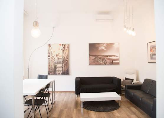 Lovecroatia Zagreb-'Paxnest' HOSTEL, No party! Cozy and quiet! Separated Men and women's Dormitory and Shower room! Indoor shoes provided! Lower beds with curtains for privacy! No 6-10 person rooms! M 1
