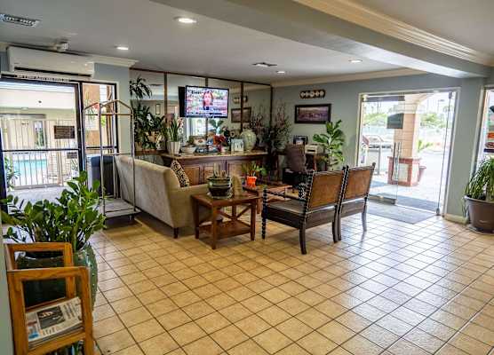 Howard Johnson by Wyndham Buena Park 1