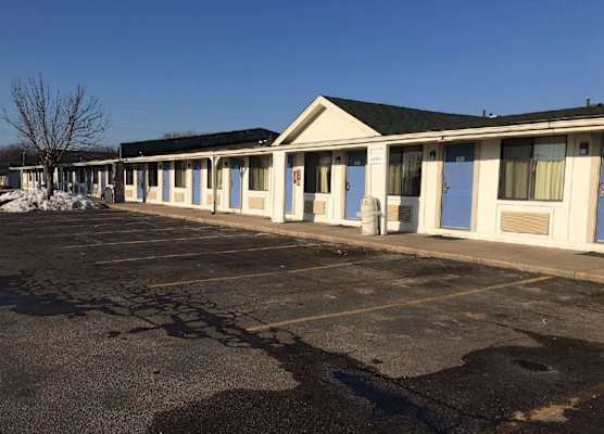 Travelodge By Wyndham Benton Harbor Mi 1