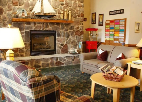 AmericInn by Wyndham Sturgeon Bay 1
