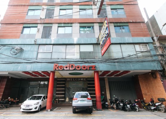 RedDoorz at Winter Hotel Araneta 1