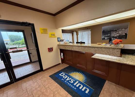 Days Inn by Wyndham Navasota 1