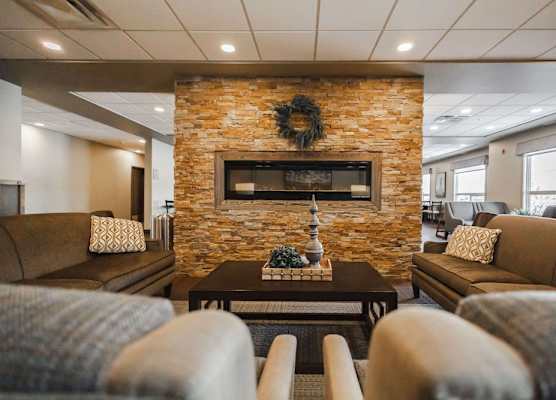 Best Western Plus Lacombe Inn & Suites 1