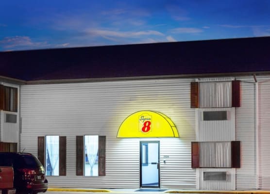 Super 8 by Wyndham Columbus 1