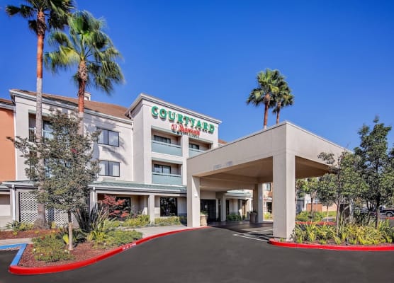 Courtyard by Marriott Oakland Airport 1