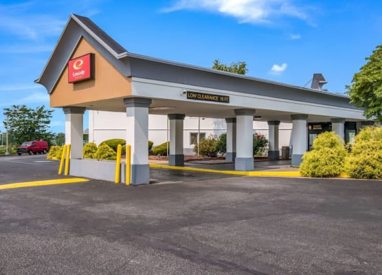 Econo Lodge Inn & Suites Chambersburg Central 1