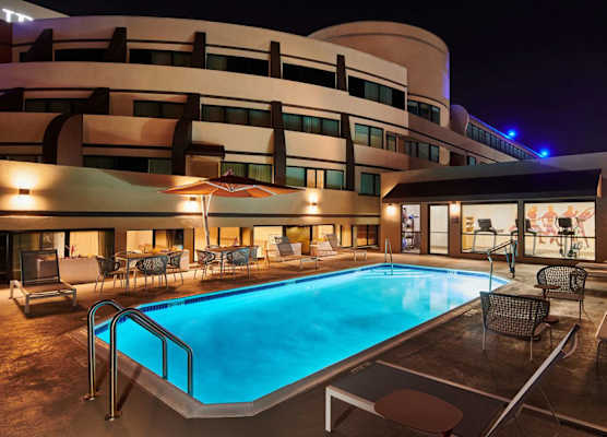DoubleTree by Hilton Fullerton 1