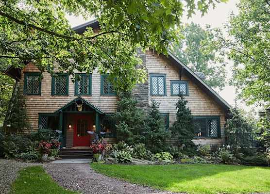 Deer Mountain Inn 1