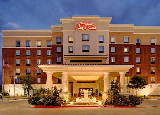 Hampton Inn & Suites Dallas/Lewisville-Vista Ridge Mall, TX 1