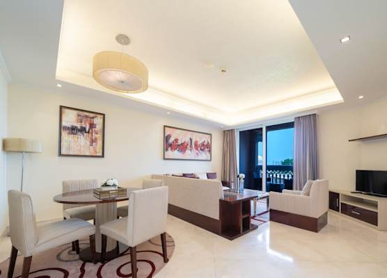 Spacious One Bedroom with Beach Access 1