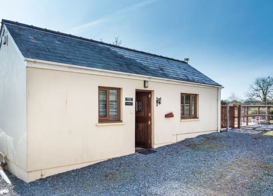 Primrose - 1 Bedroom Cottage - Llanteg 1