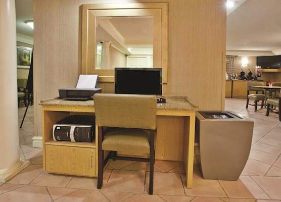 LA QUINTA INN SAVANNAH MIDTOWN 1