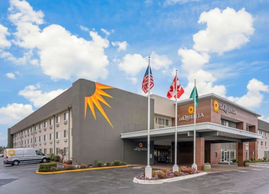 La Quinta Inn & Suites by Wyndham Seattle Federal Way 1