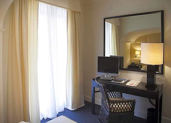 California Park Hotel 1