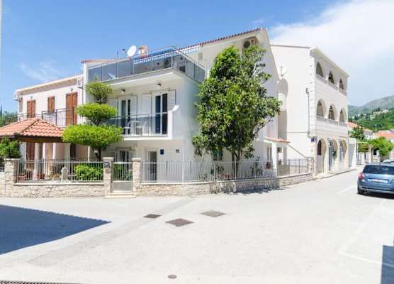 Rooms & Apartments Barišić 1
