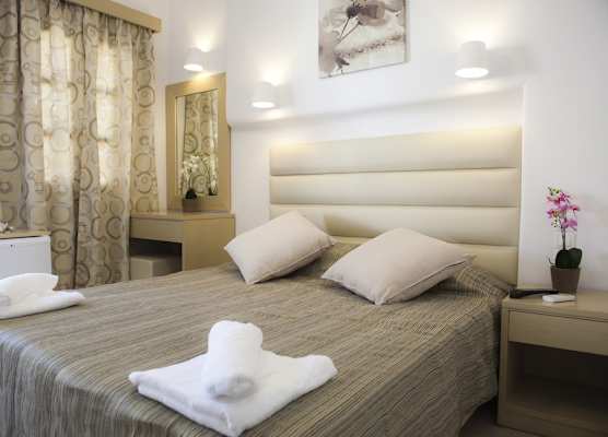 Agia Anna Beachfront Boutique 1