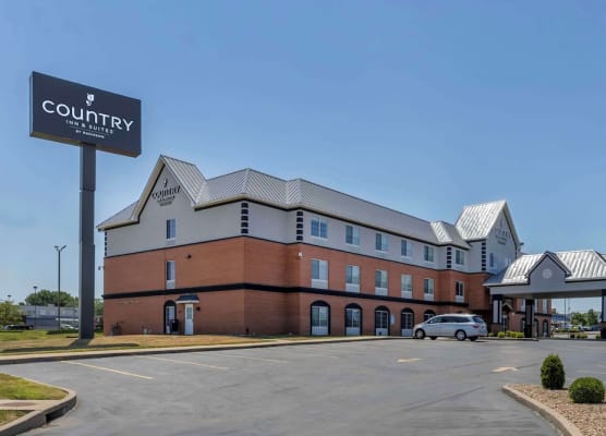 Country Inn & Suites by Radisson, St Peters, MO 1