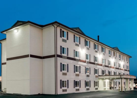 Super 8 by Wyndham Springfield East 1