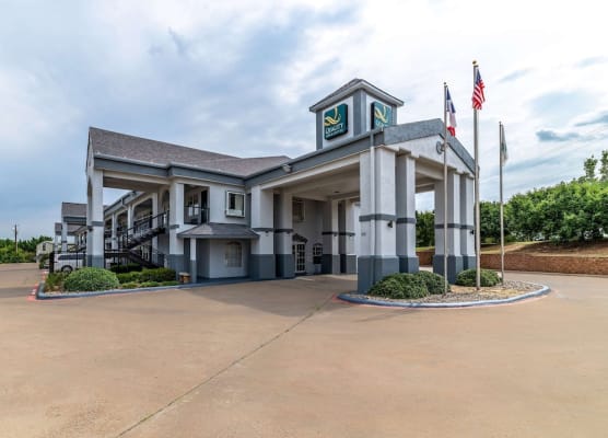Quality Inn & Suites Canton 1
