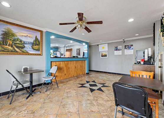Days Inn by Wyndham Kenedy/Karnes City 1