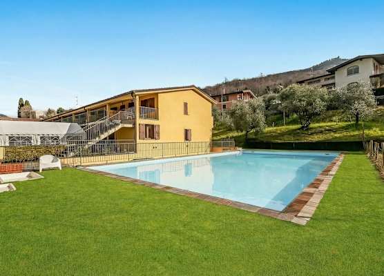 Residence La Perla with Shared Pool 1