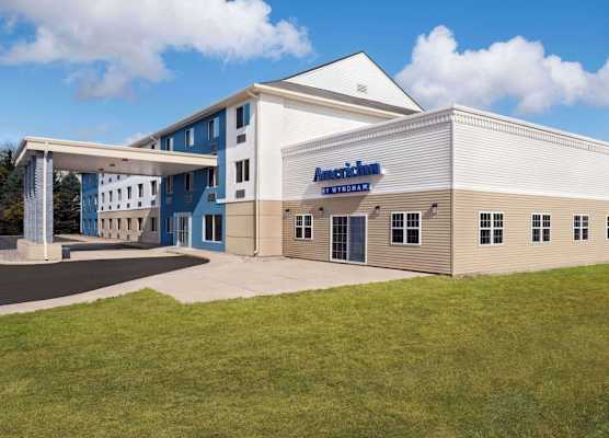 AmericInn by Wyndham Dodgeville 1
