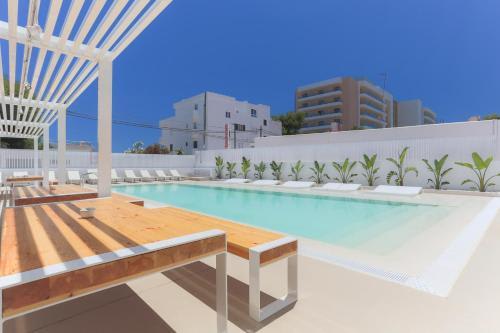 White Apartments - Adults Only 1