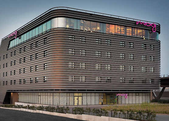 Moxy Cologne Bonn Airport 1