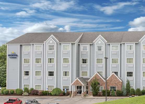 Microtel Inn & Suites by Wyndham Waynesburg 1