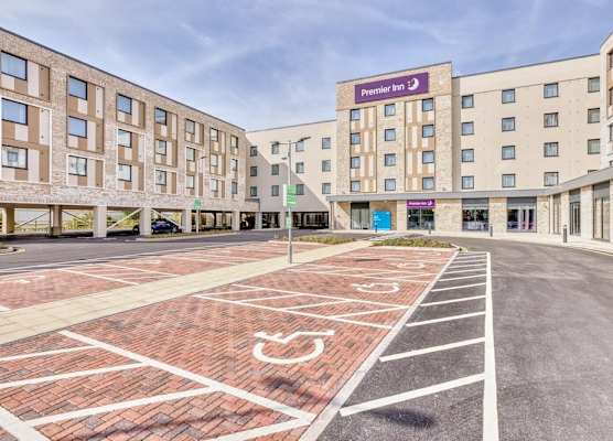 Premier Inn Bristol Cribbs Causeway - M5 J17 1