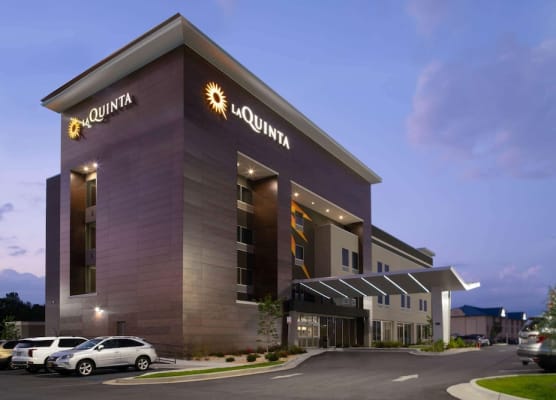 La Quinta Inn & Suites by Wyndham Tifton 1