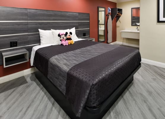 Pacific Inn Anaheim 1