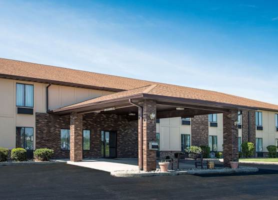 Days Inn by Wyndham Pontoon Beach 1