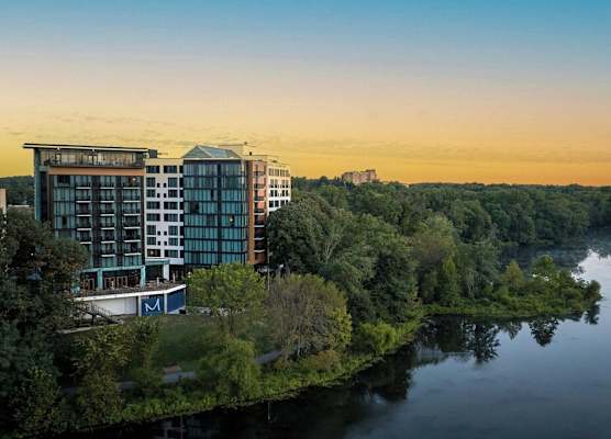 Merriweather Lakehouse Hotel, Autograph Collection 1
