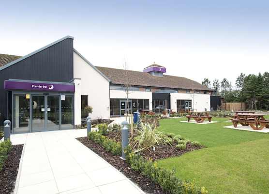 Premier Inn Newbury Town Centre South A339 1