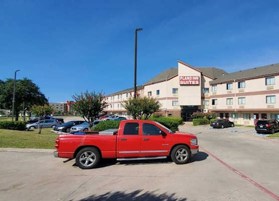 Plano Inn & Suites 1