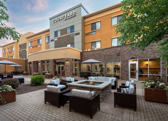 Courtyard Mankato Hotel & Event Center 1