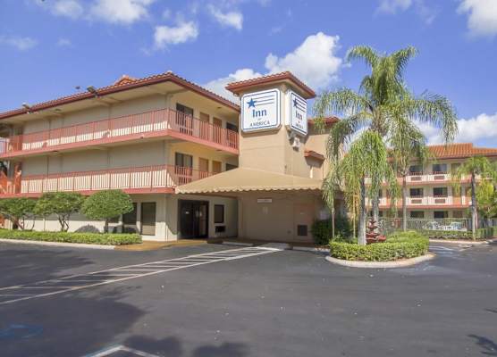 Inn of America - Palm Beach Gardens 1
