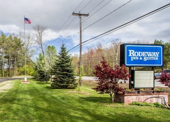 Rodeway Inn & Suites Brunswick near Hwy 1 1