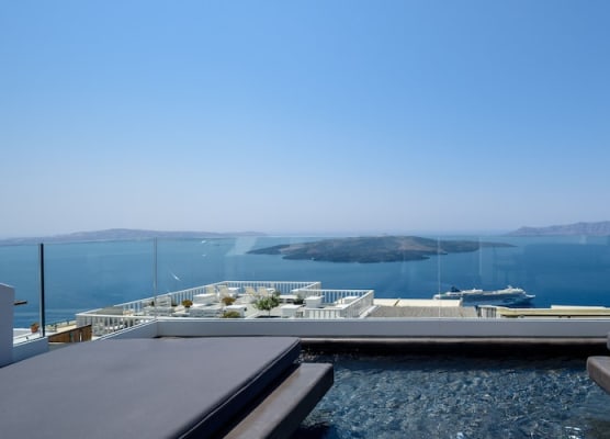 Nefeles Luxury Suites 1