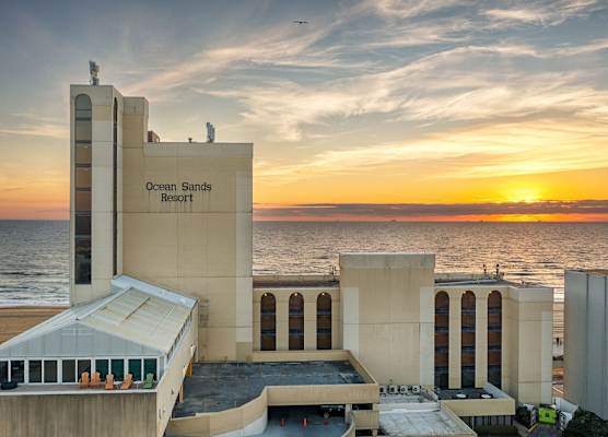 Ocean Sands Resort, Oceanfront, Virginia Beach by Vacatia 1
